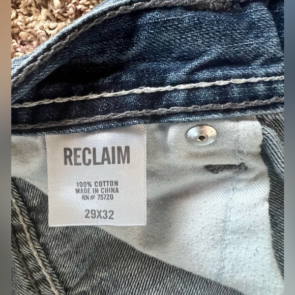 Buckle Reclaim Relaxed Blue Jeans - Picture 2 of 4